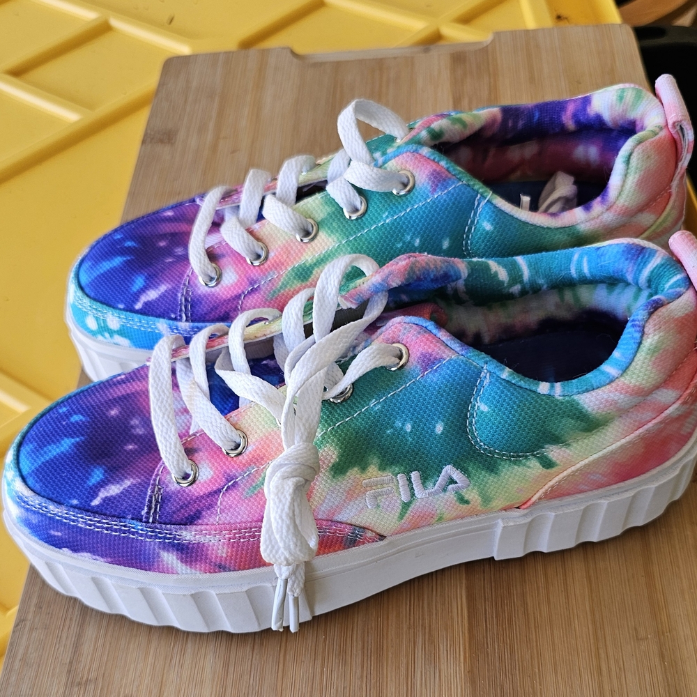 FILA Womens Ladies 6.5 Tie-Dye Sneakers New